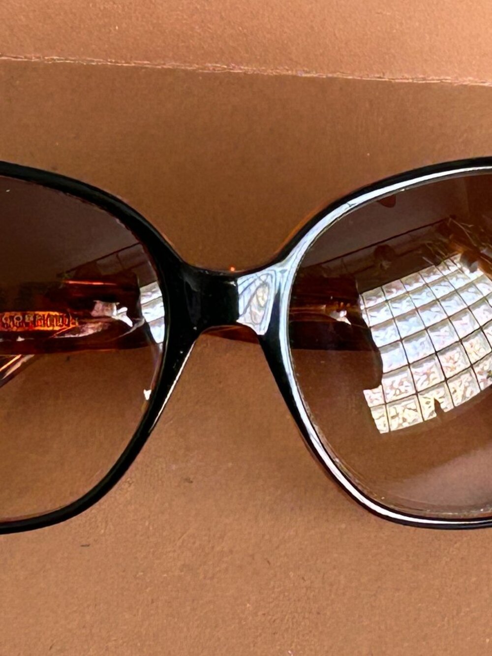 *Vintage Marc Jacobs* Oversized Tortoise Shield Sunglasses – Model MJ 121/S - Picture 3 of 10